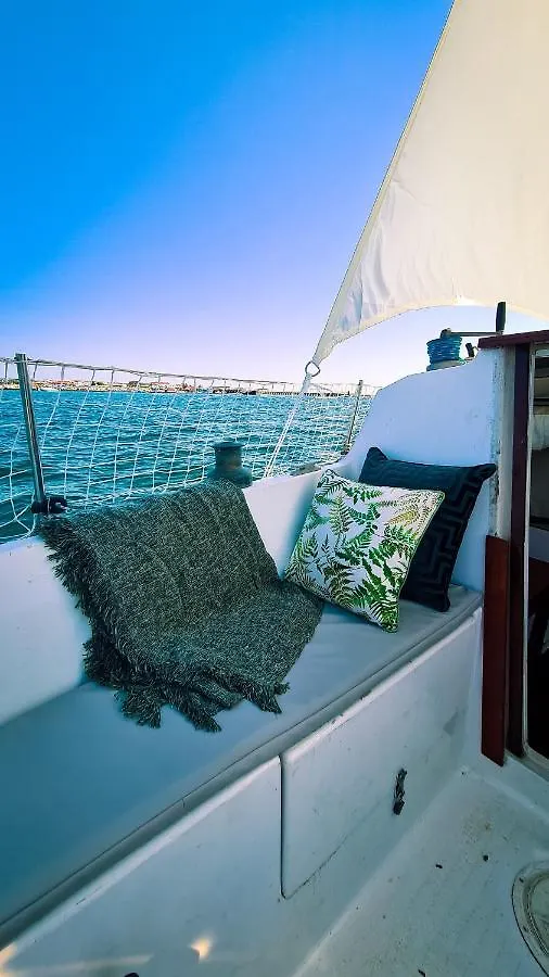 Sirius - Boat House Hotel Olhao Botel